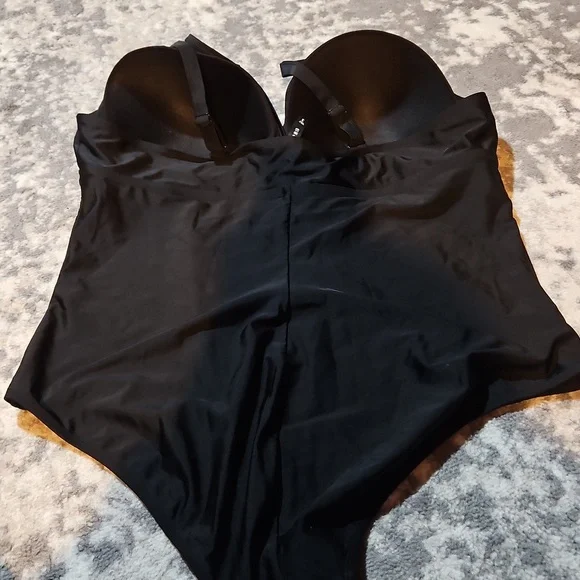 TORRID BLACK SIZE 3 ONE PIECE SWIMMING SUIT WITH PADDING - Picture 4 of 5